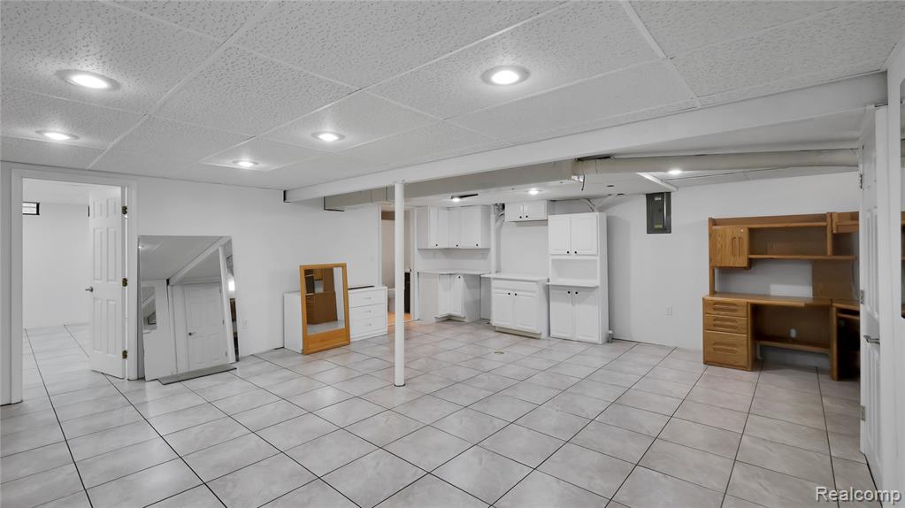 42938 Gainsley Drive, Sterling Heights, MI 48313 — Photo 17