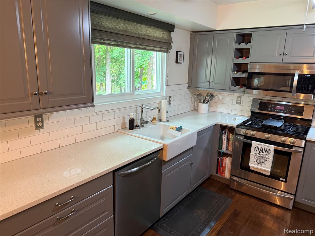 5540 Bostall Woods Drive, Rochester, MI 48306 — Photo 29