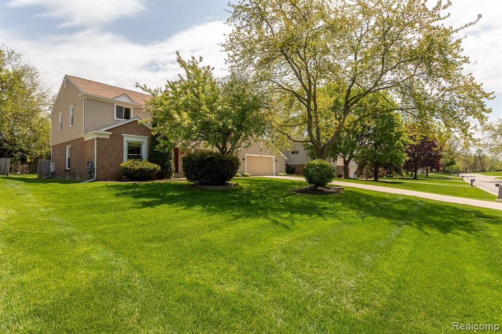 5389 Vincennes Drive, Bloomfield Hills, MI 48302 — Photo 10