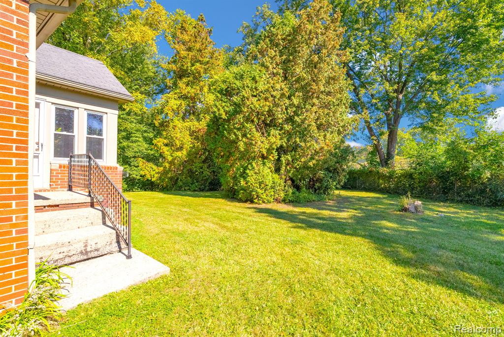 24915 Saint Paul Boulevard, Harrison Township, MI — Photo 7