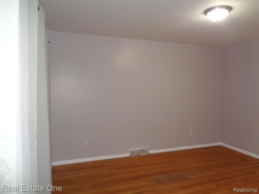 6446 CENTRALIA Street, Dearborn Heights, MI 48127 — Photo 2