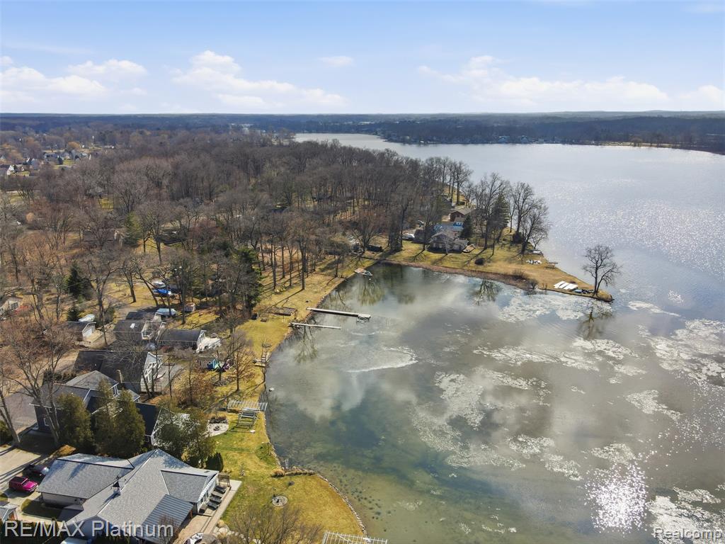 562 S Hughes Road, Howell, MI 48843 — Photo 20