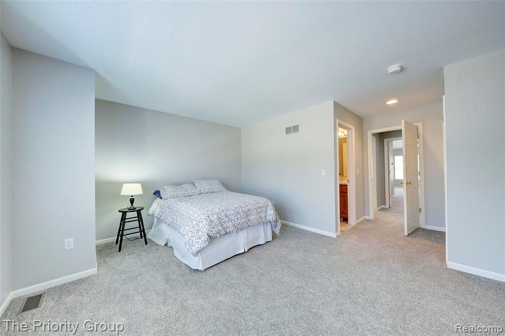 6083 Village Court, Clarkston, MI — Photo 53