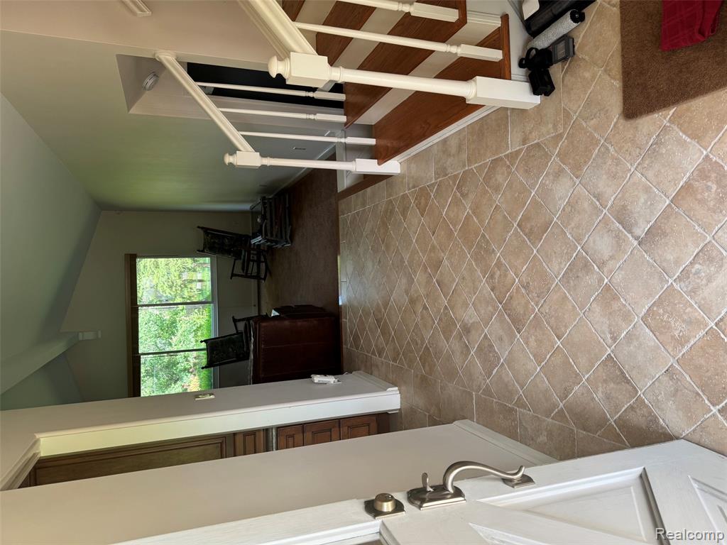 6925 Windham Lane, Bloomfield Hills, MI 48301 — Photo 13