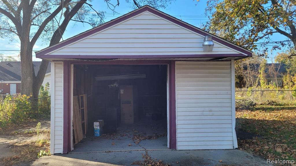 9215 Grandville Avenue, Detroit, MI 48228 — Photo 15