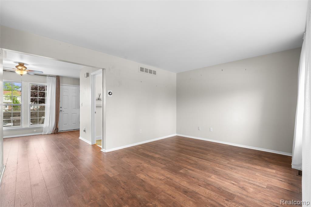 24525 Seaton Circuit E, 17, Warren, MI 48091 — Photo 9