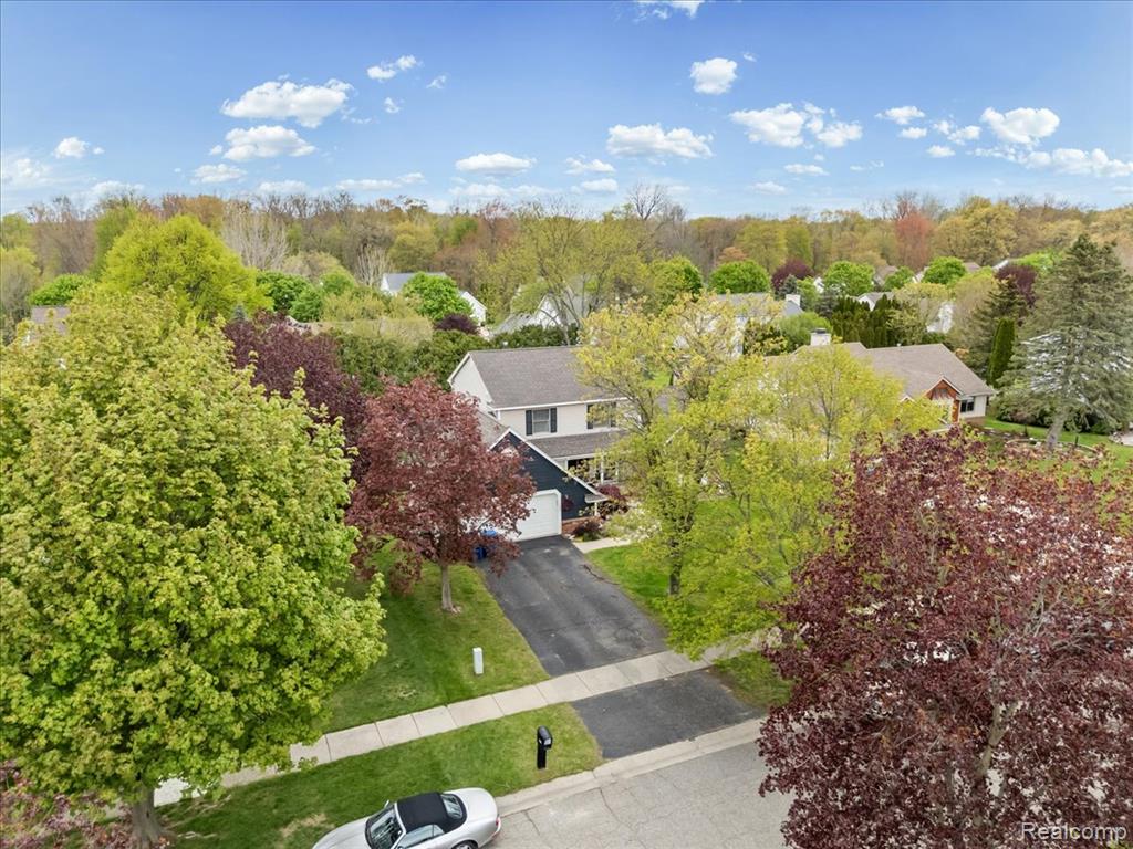 7694 Woodside Place, Waterford, MI 48327 — Photo 35