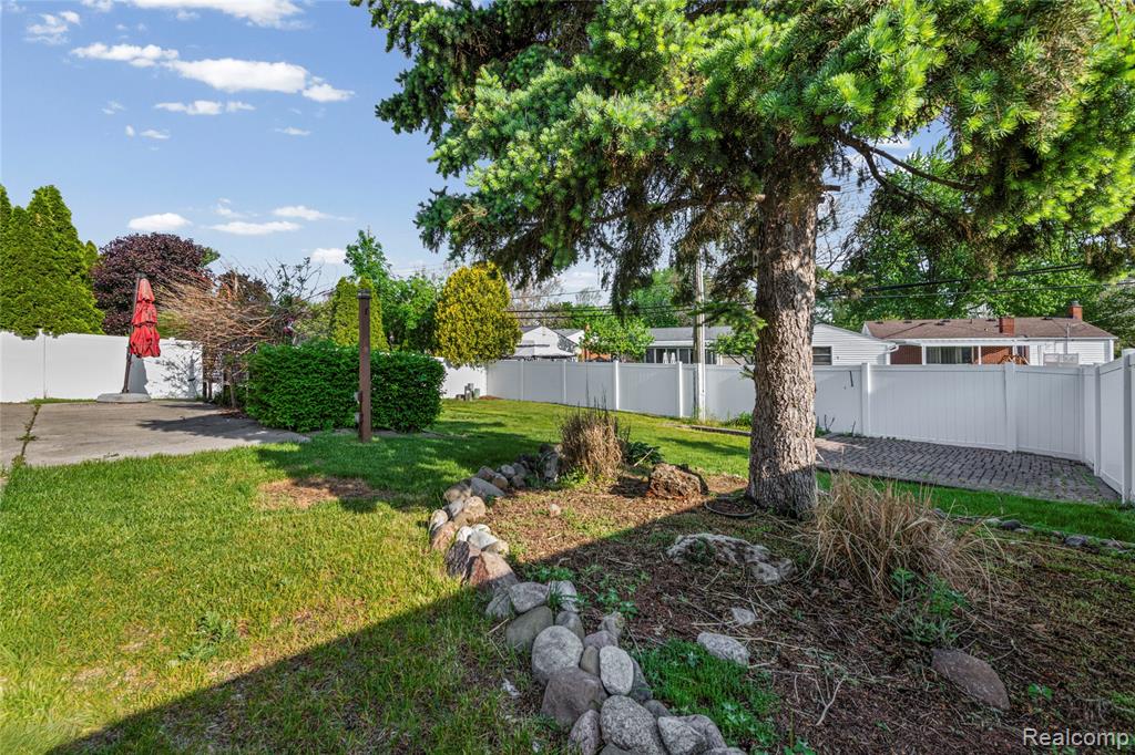 4959 Kingswood Drive, Warren, MI 48092 — Photo 36