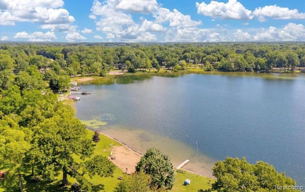 5565 Crescent Road, Waterford, MI 48327 — Photo 44