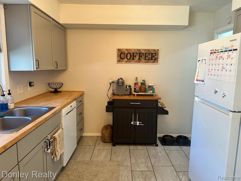 641 Coutant Street, Flushing, MI 48433 — Photo 6