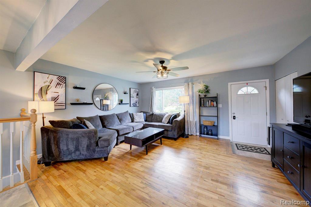 42208 HAYES Street, Belleville, MI 48111 — Photo 7