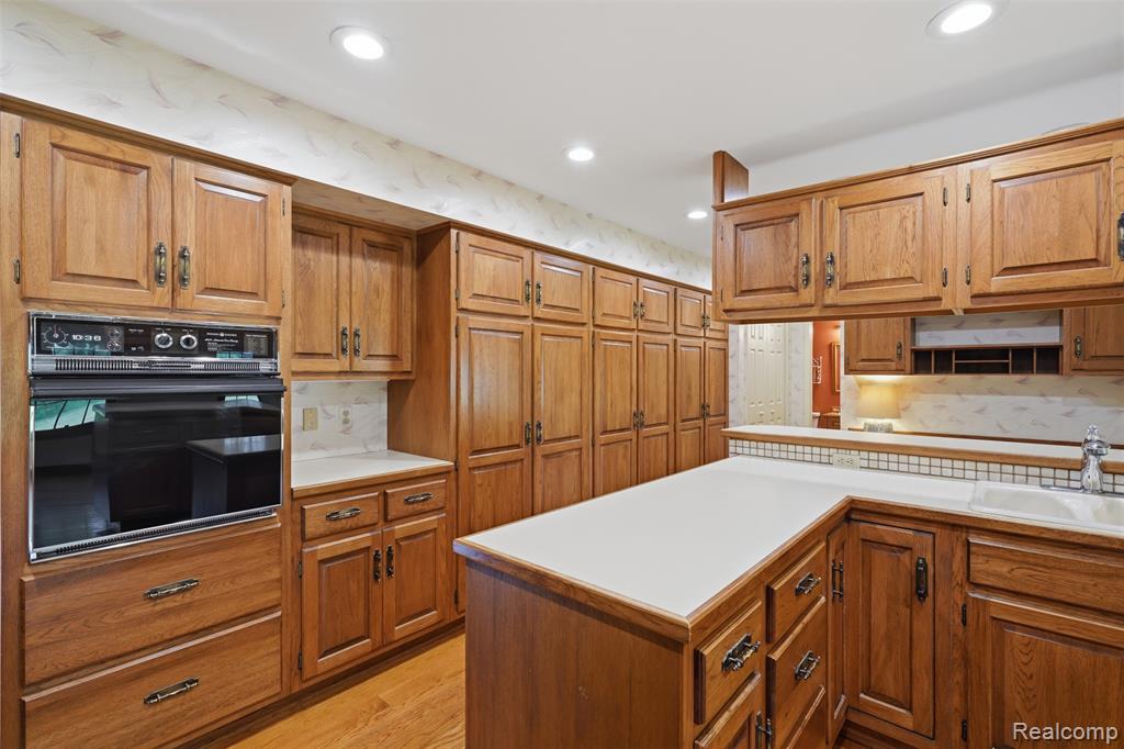 9277 Burning Tree Drive, Grand Blanc, MI 48439 — Photo 18