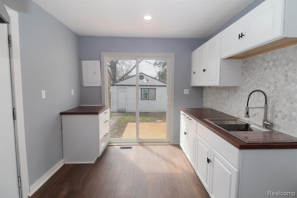 881 Garfield Avenue, Lincoln Park, MI 48146 — Photo 6