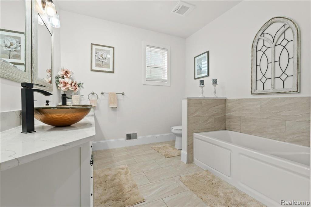 4075 BARR Road, Canton, MI 48188 — Photo 25