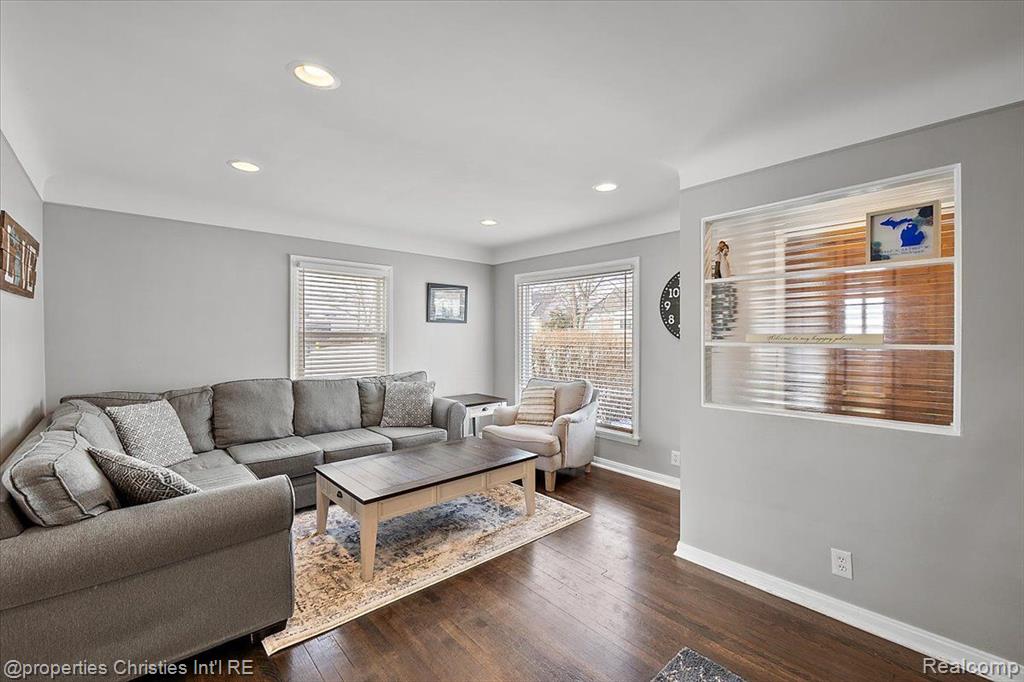 4103 GRANDVIEW Road, Royal Oak, MI 48073 — Photo 9