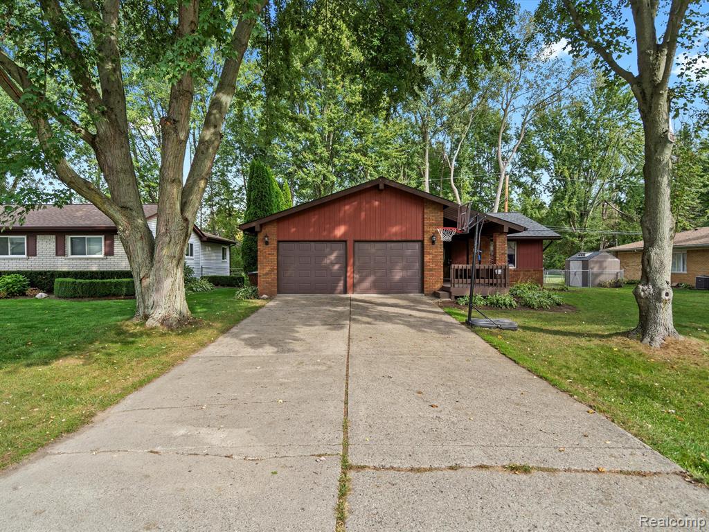 8319 PAMELA Street, Shelby, MI 48316 — Photo 2