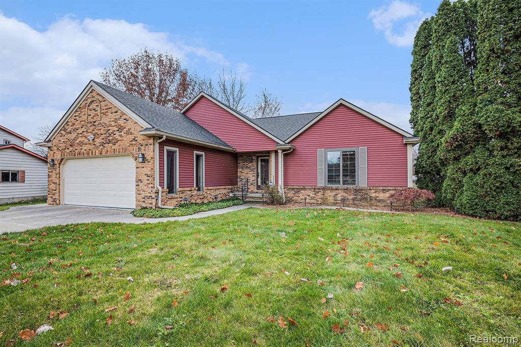 8384 Stoney Creek Court, Davison, MI 48423 — front exterior