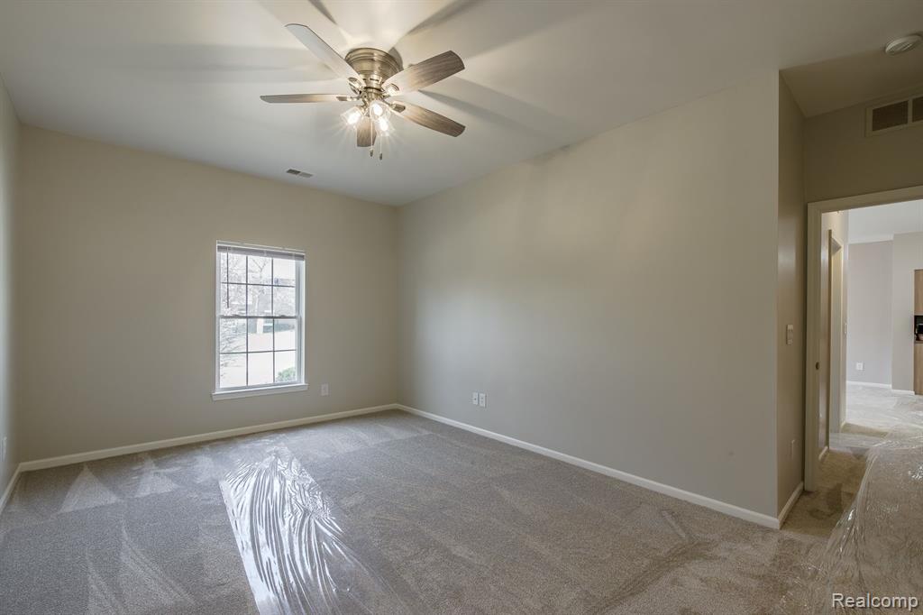 708 AMBERLY Drive, A, Waterford, MI 48328 — Photo 18