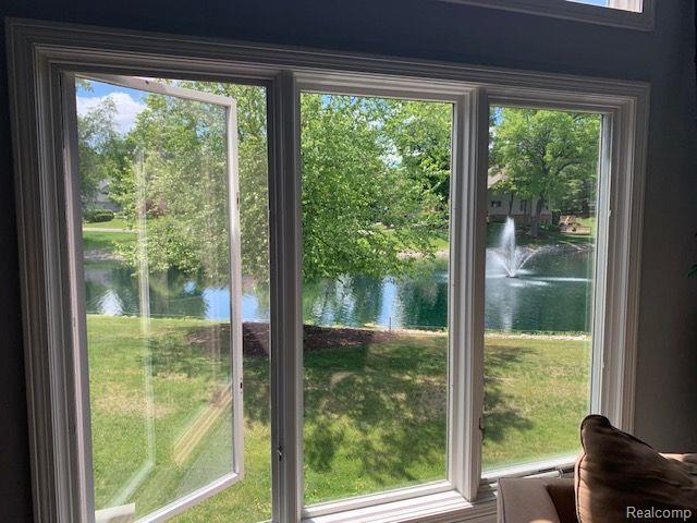 5470 HURON HILLS Drive, Commerce Twp, MI 48382 — Photo 37