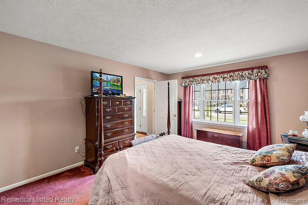 686 W CALEDONIA Street, Howell, MI 48843 — Photo 34