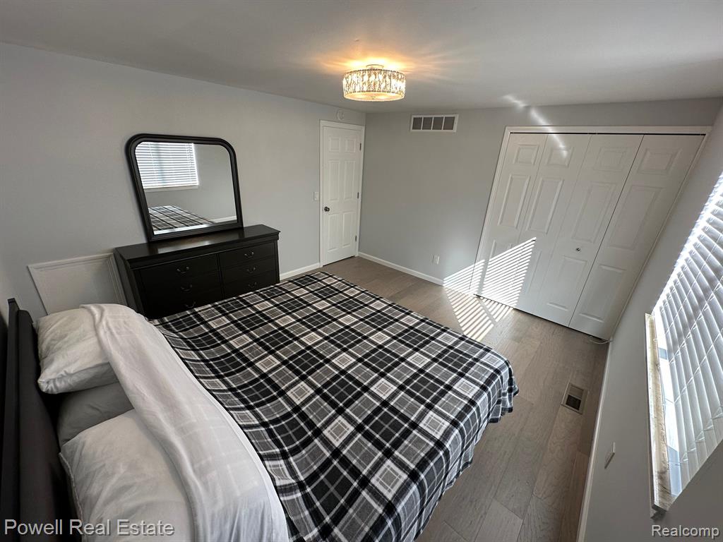 27129 FARMBROOK VILLA Drive, Southfield, MI 48034 — Photo 27