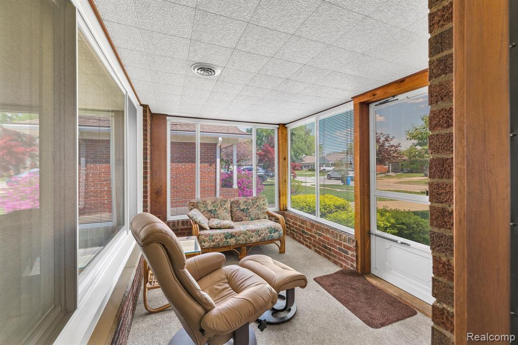 5725 Burger Street, Dearborn Heights, MI 48127 — Photo 9