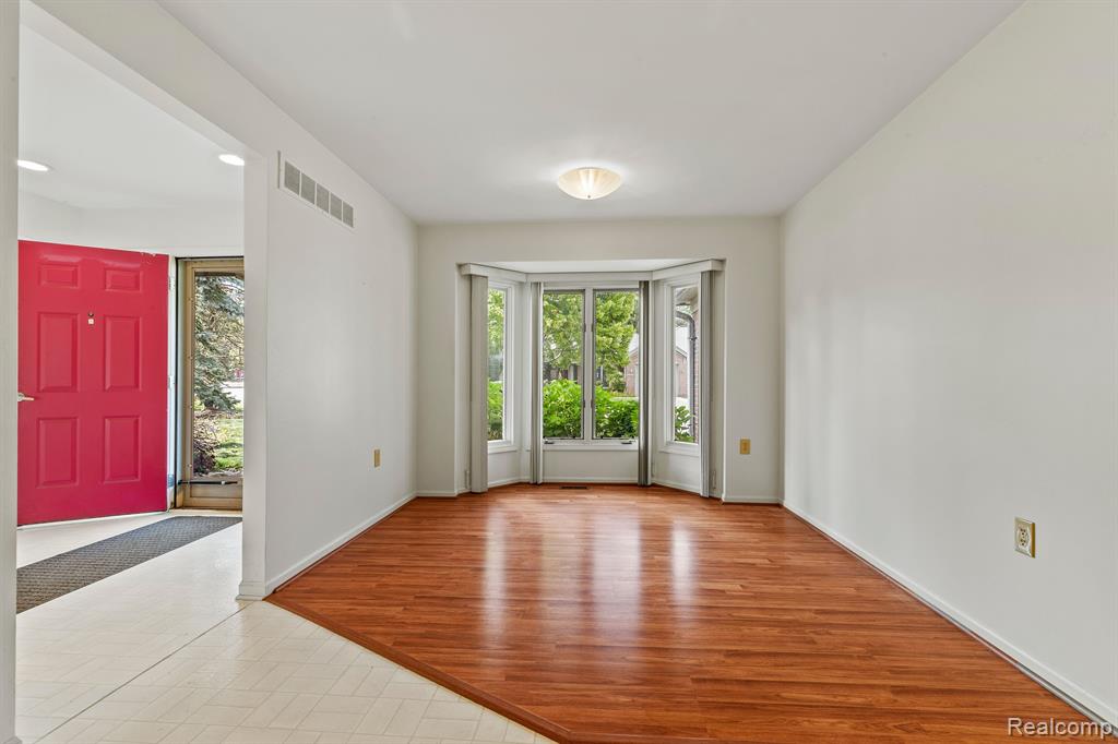 21382 MAGNOLIA Court, 1, Farmington Hills, MI 48336 — Photo 6