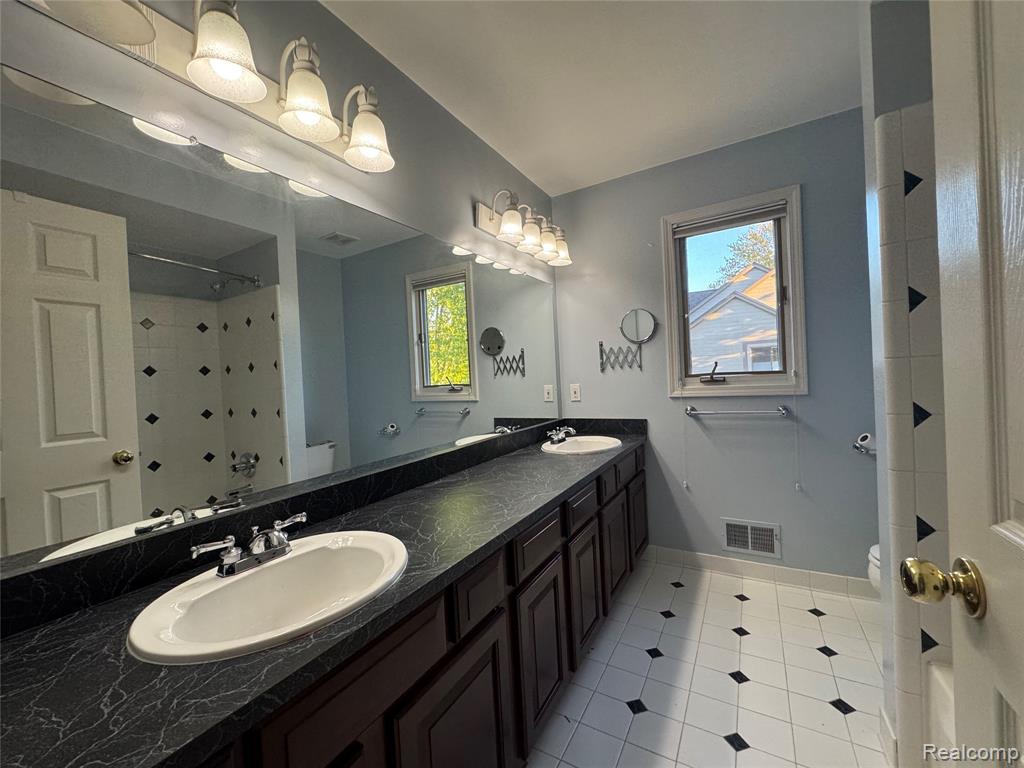 4239 Arcadia Drive, Auburn Hills, MI 48326 — Photo 19