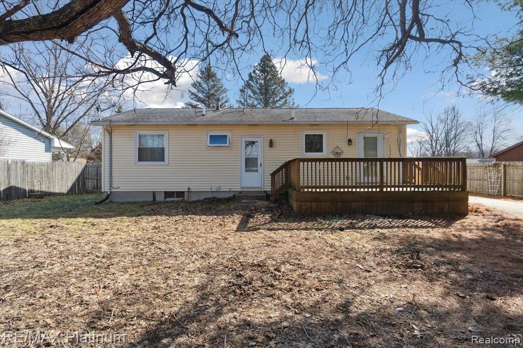 430 WILD OAK Lane, Perry, MI 48872 — Photo 3