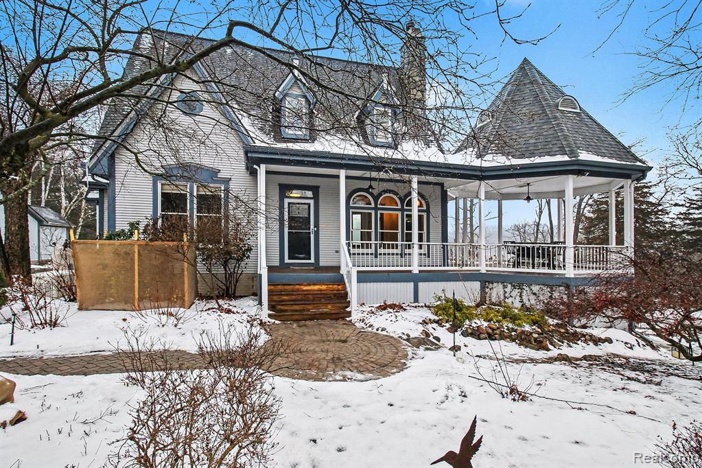 9955 Wiggins Road, Howell, MI 48855 — front exterior