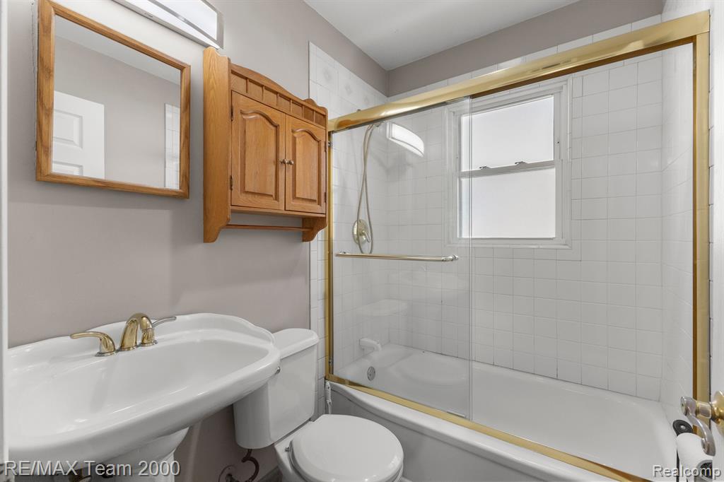 4540 FLEMING Street, Dearborn Heights, MI 48125 — Photo 19
