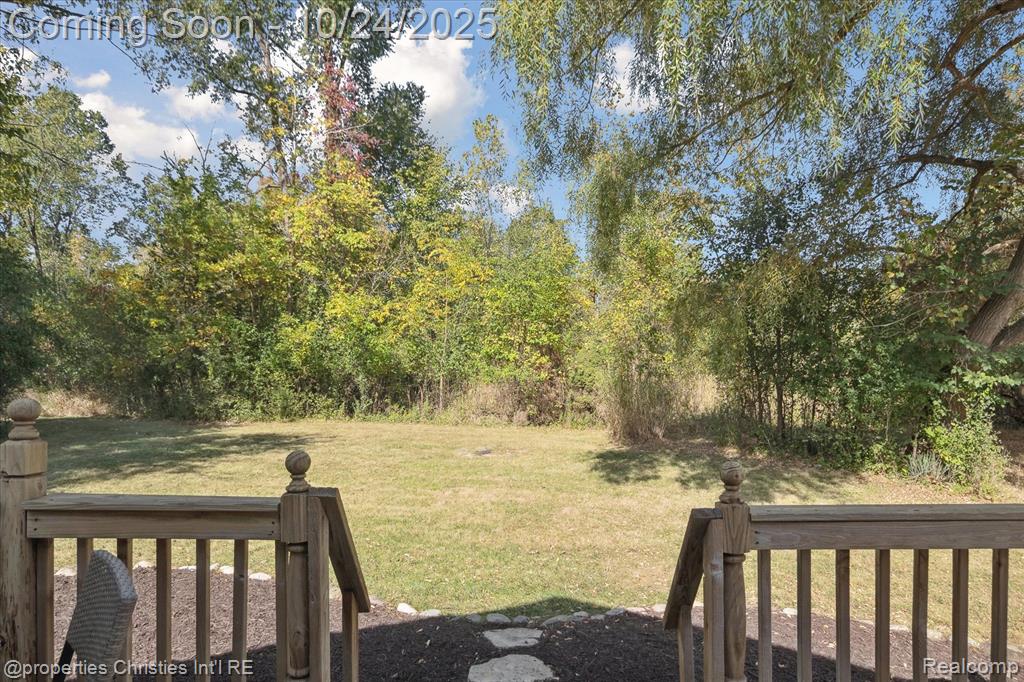 4066 Green Lake Road, West Bloomfield, MI 48324 — Photo 37