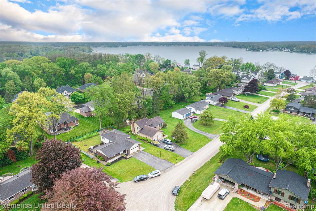 10606 HEENAN Drive, Whitmore Lake, MI 48189 — Photo 26