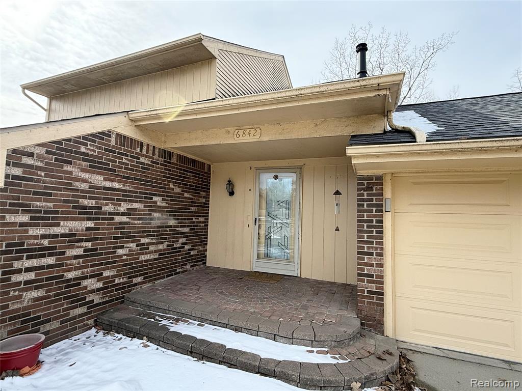 6842 Indian Creek Drive, West Bloomfield, MI — Photo 2