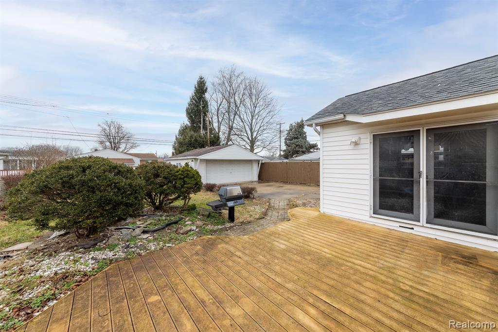 8374 MAYFAIR Street, Taylor, MI 48180 — Photo 29