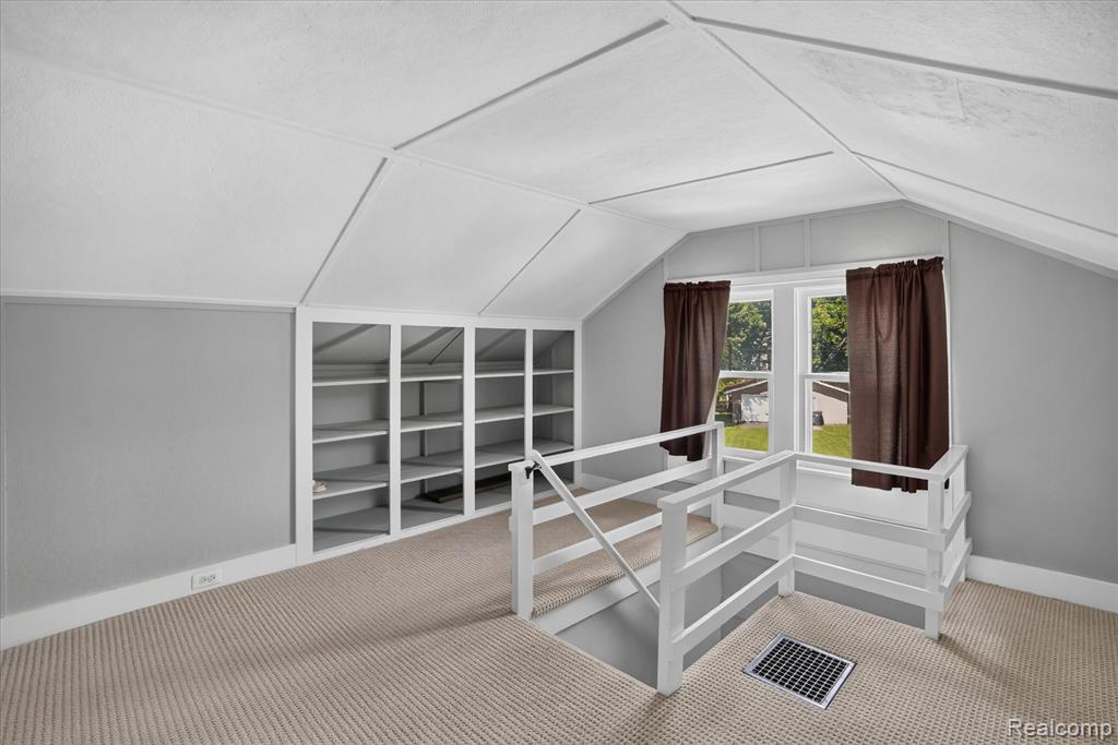 410 S Center Street, Howell, MI 48843 — Photo 22