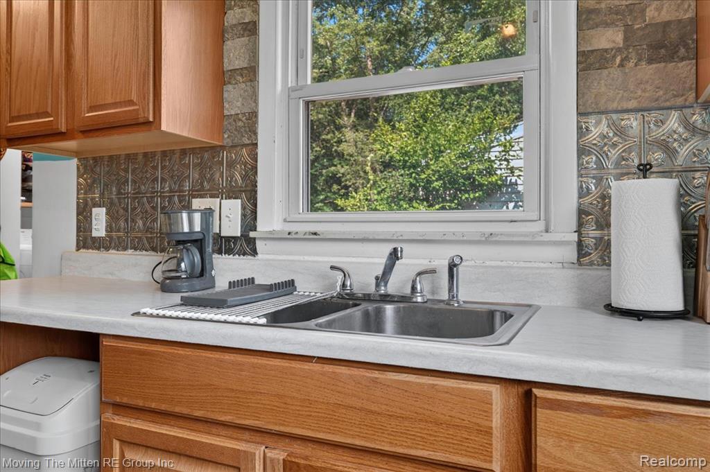 21847 Fenster Street, Belleville, MI 48111 — Photo 13