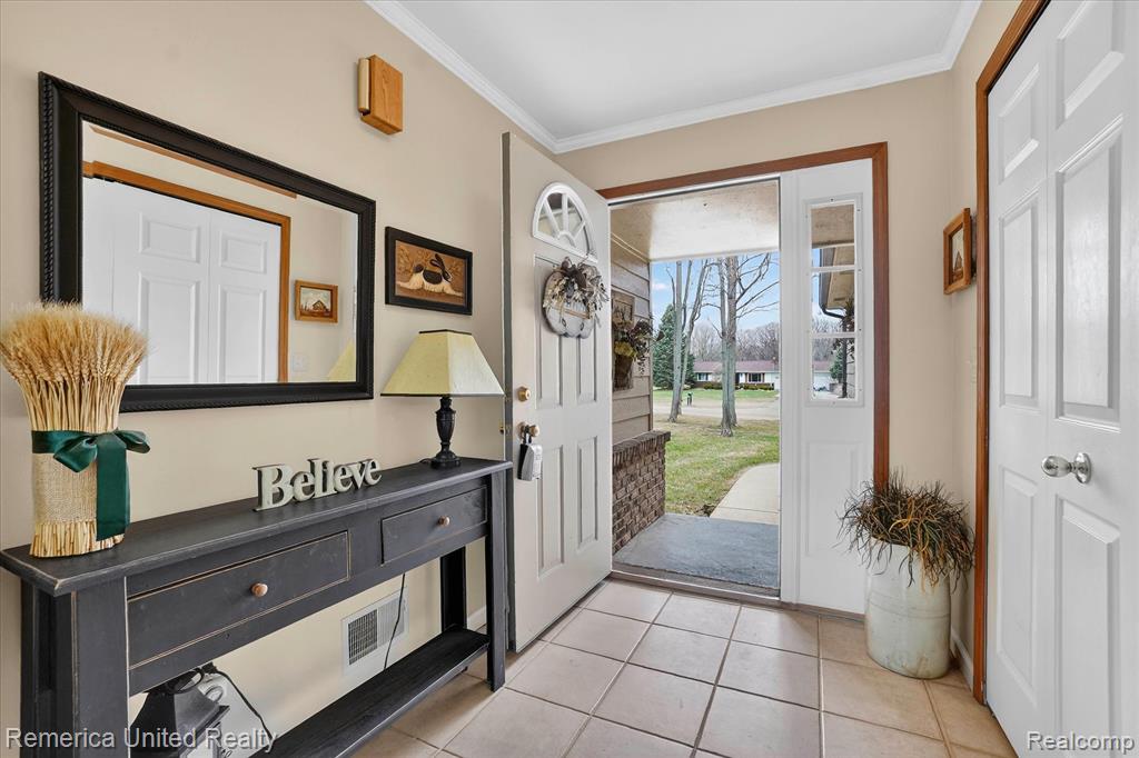 660 E Allen Road, Howell, MI 48855 — Photo 8