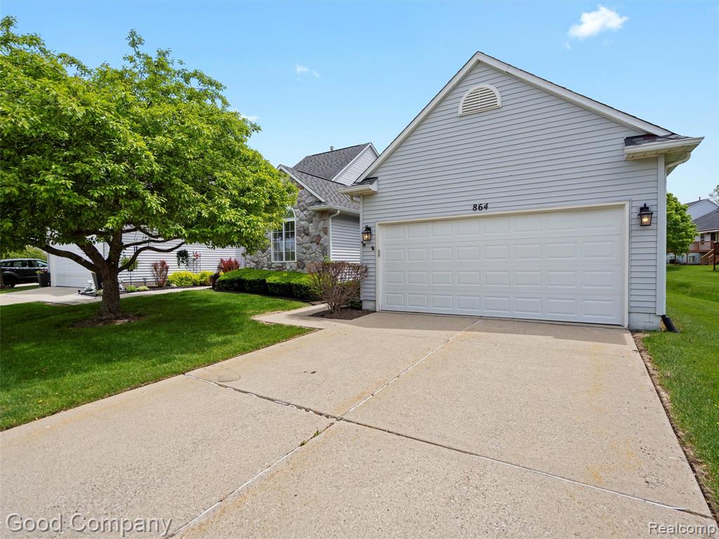 864 Challenging Trail, South Lyon, MI 48178 — Photo 3