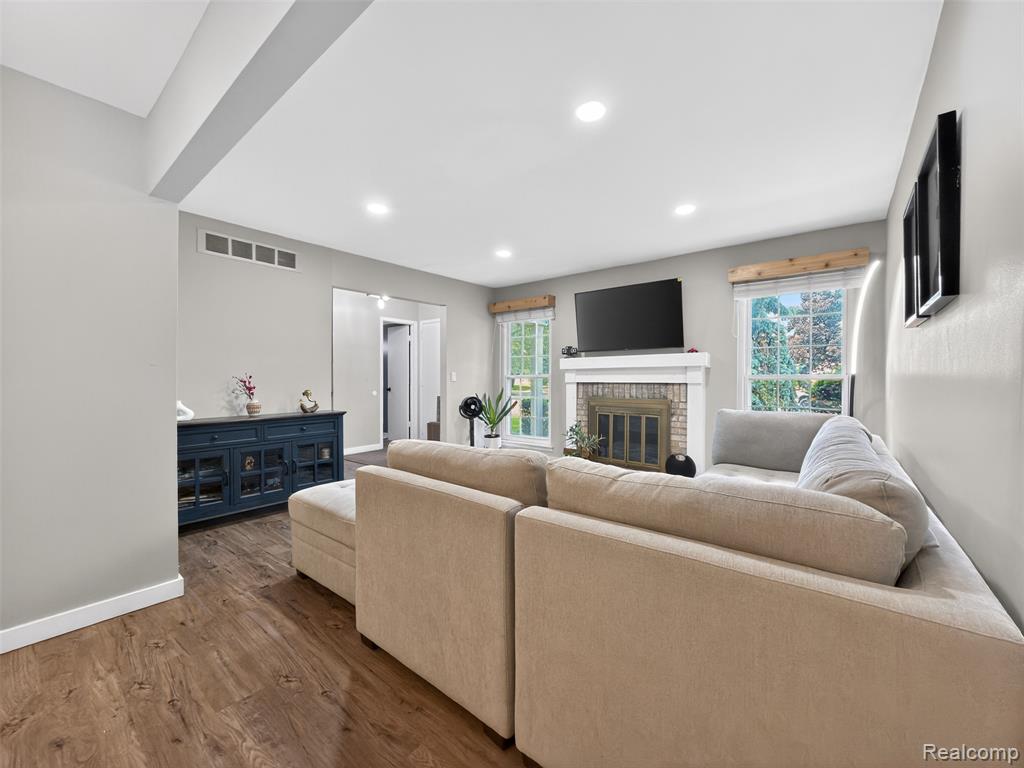 20830 W Glen Haven Circle, Northville, MI 48167 — Photo 6