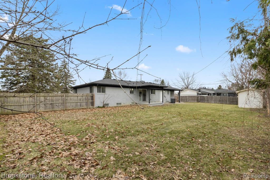 41920 MAROLD Drive, Sterling Heights, MI 48314 — Photo 9