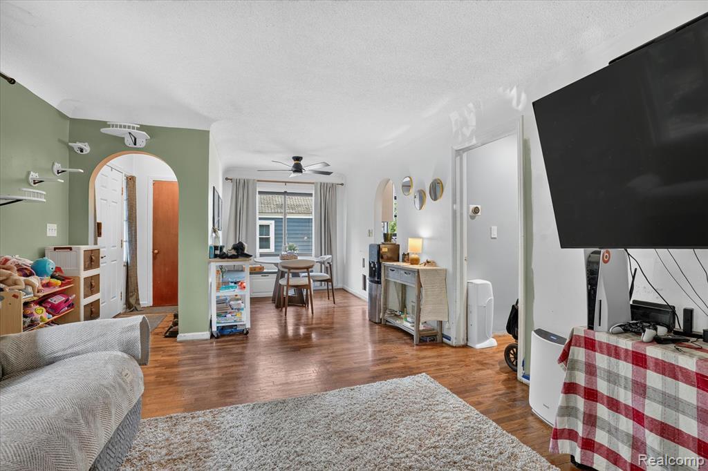 422 N Francis Avenue, Lansing, MI 48912 — Photo 9