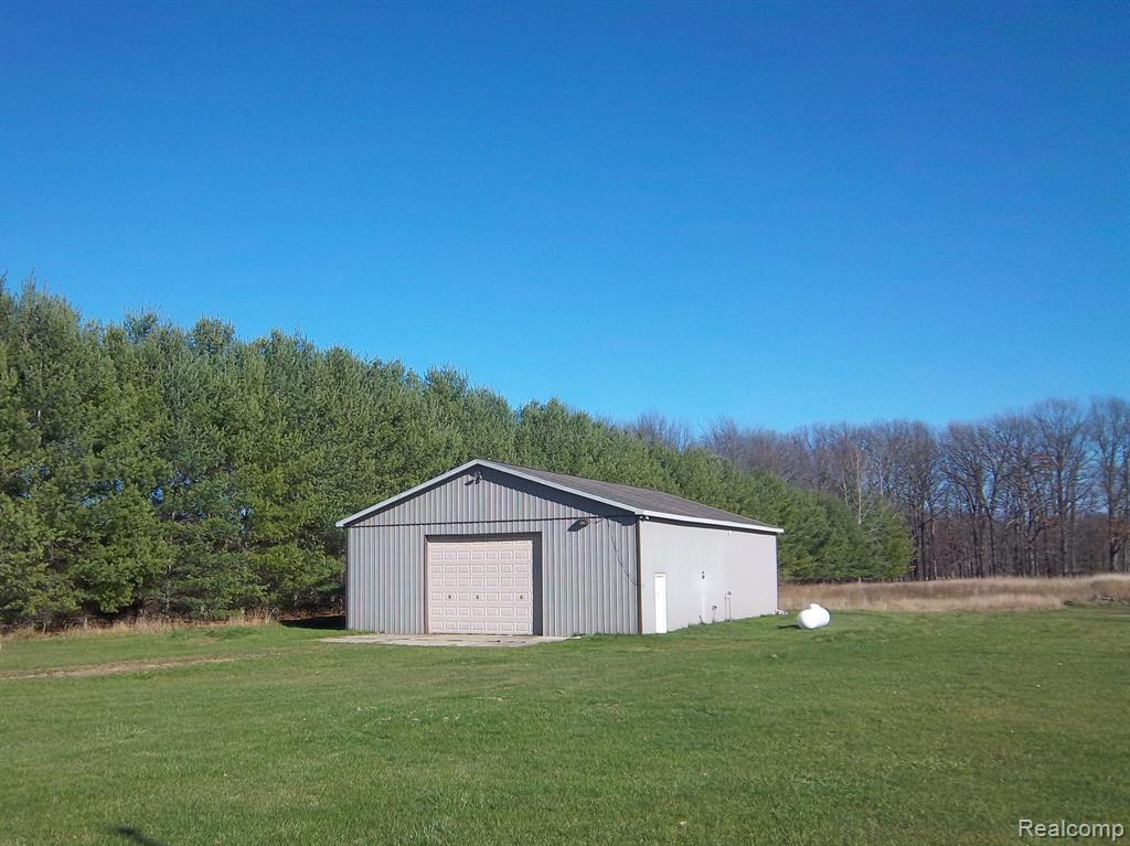 5868 S LOVEJOY Road, Perry, MI 48872 — Photo 4