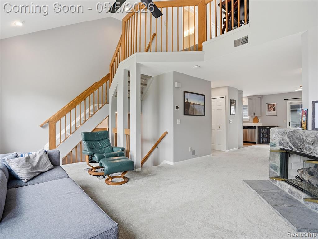 135 W Kenilworth Avenue, Royal Oak, MI 48067 — Photo 4