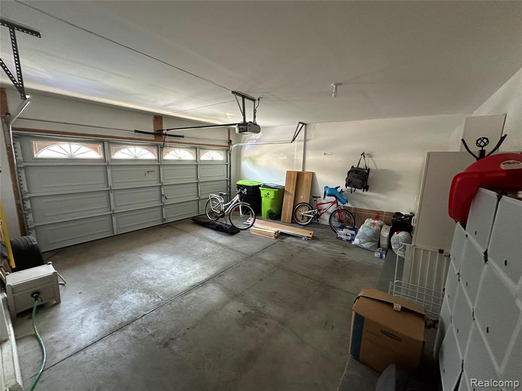 41827 Yeats Drive, Novi, MI — Photo 27