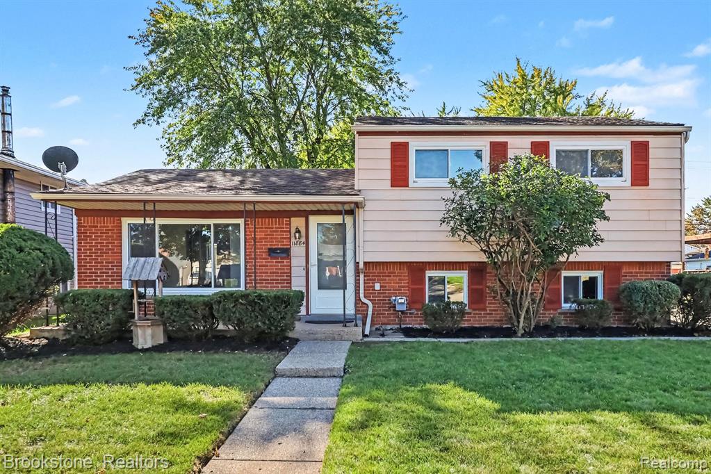 11884 Wheaton Drive, Sterling Heights, MI 48313