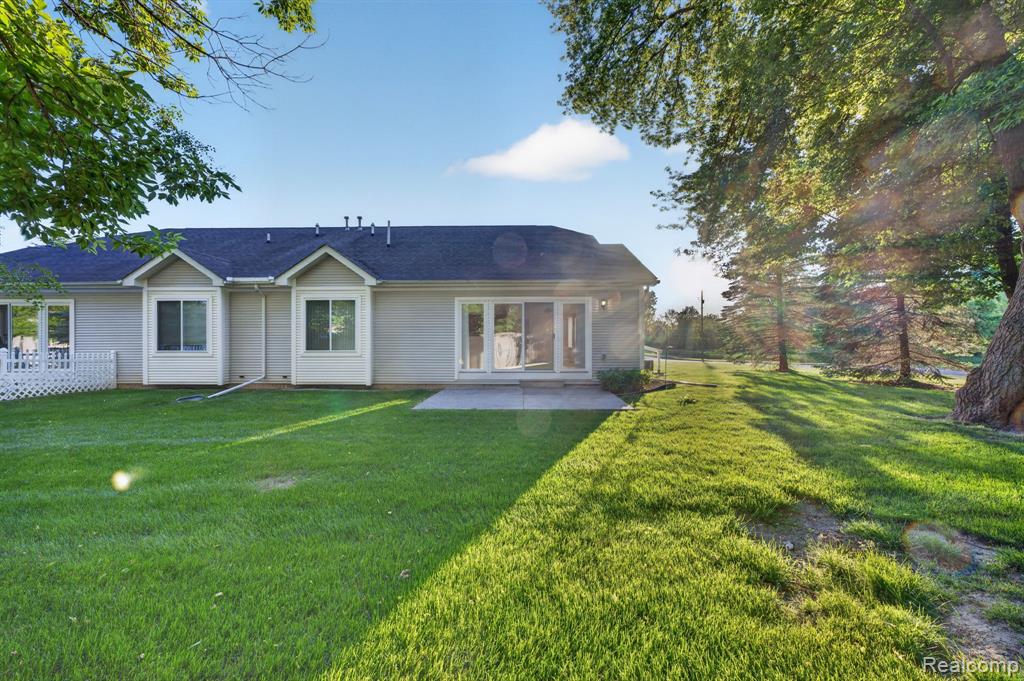 100 Aberdeen Drive, 36, Flushing, MI 48433 — Photo 9