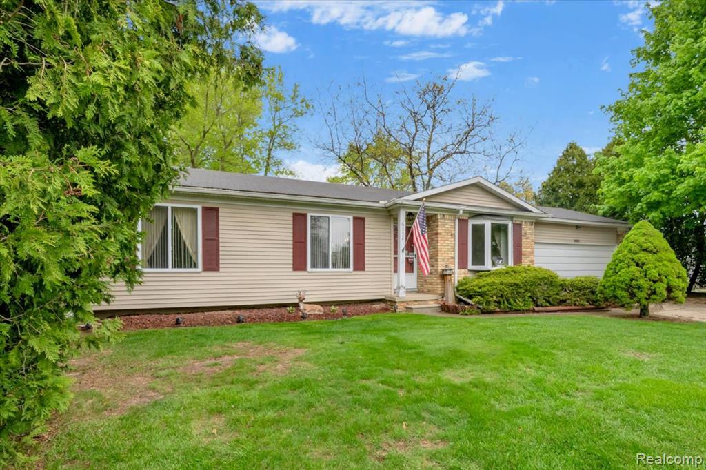 6332 Windham Place, Grand Blanc, MI 48439 — Photo 13