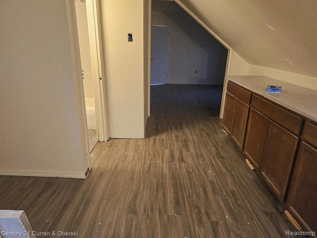 3951 COMMOR Street, Hamtramck, MI 48212 — Photo 11