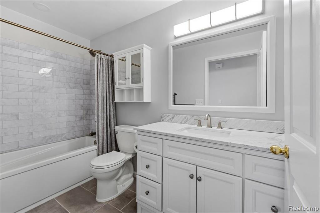 4127 Kirkway Court, 99, Howell, MI 48843 — Photo 13